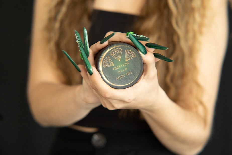 Poligelis: revoliucija nagų priauginimo&nbsp;pasaulyje